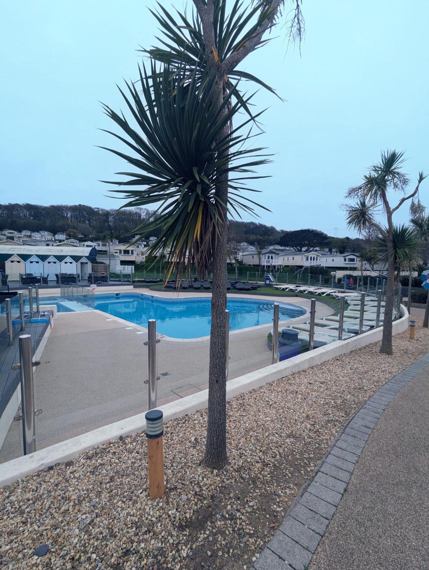 Beautifully Presented Dog Friendly Caravan On Very Popular Littlesea Holiday Haven Park Weymouth Wyke Regis 외부 사진
